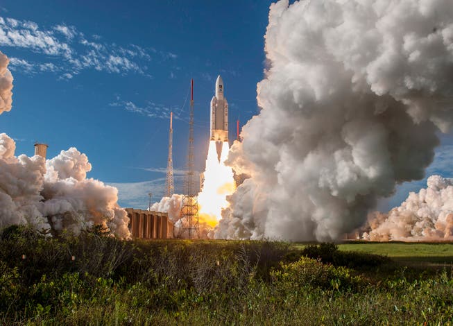 Ariane 5 startet vom europäischen Weltraumbahnhof in Französisch-Guayana (Bild: ESA-Cnes-Arianespace / EPA, 25. Juli 2018)