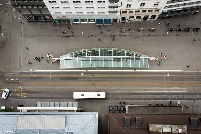 Hier müssen alle durch: Luftansicht des Bohls mit der Calatrava-Halle. (Bild: Benjamin Manser und Michel Canonica)