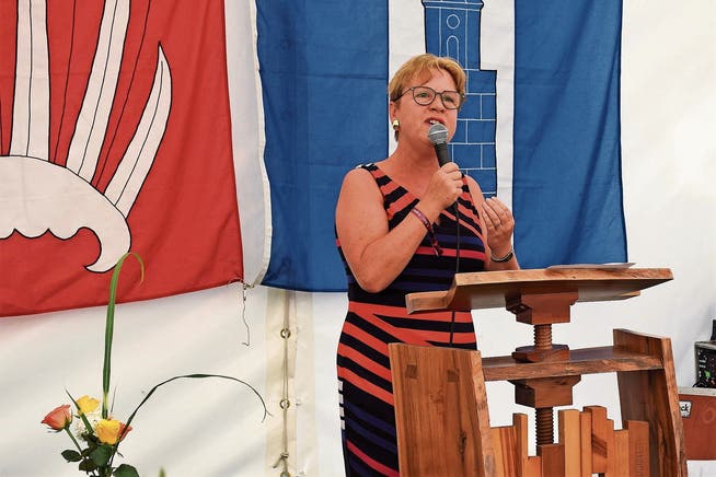Nationalrätin Edith Graf-Litscher spricht in Herdern. (Bild: Evi Biedermann)