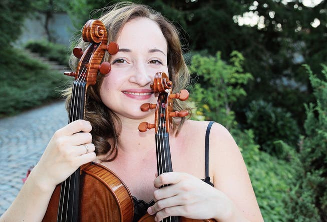 Hana Gubenko spielt Viola und Violine gleich gern: «Es ist so, als würde man zwei Menschen gleichzeitig lieben», sagt sie. (Bild: Martin Preisser)
