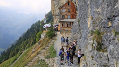 Das Berggasthaus Äscher ist auch bei internationalen Touristen ein beliebtes Reiseziel. (Bild: Raphael Rohner)