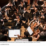 Daniel Barenboim dirigiert das West-Eastern Divan Orchestra.Bild: Priska Ketterer / LUCERNE FESTIVAL