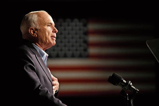 Zuerst Kriegsheld, dann Senator – und im Herzen stets ein Kämpfer: John McCain. (Gerald Herbert/AP, Davenport, 11. Oktober 2008)