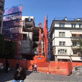 Die Abrissarbeiten am Kapellplatz haben begonnen. (Bild: Marc Benedetti (Luzern, 28. August 2018))