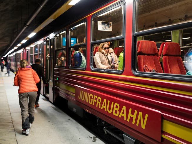 Die Jungfraubahn-Gruppe hat im ersten Halbjahr einen Rekordgewinn eingefahren. (Bild: KEYSTONE/GAETAN BALLY)