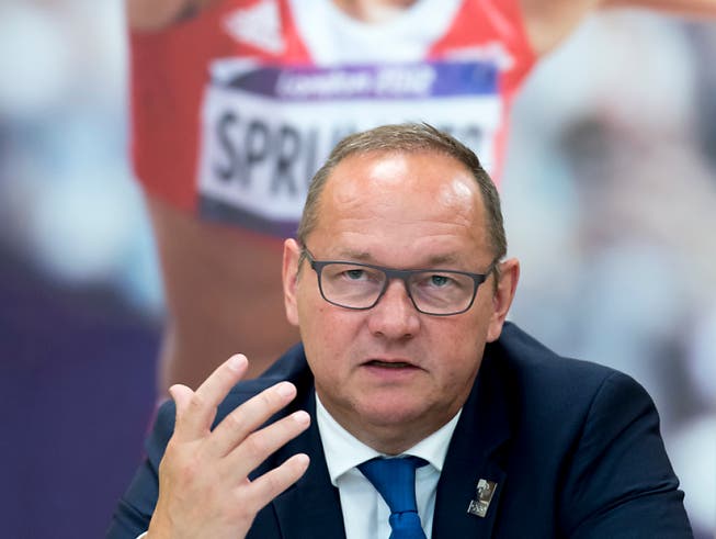 Jürg Stahl, Präsident von Swiss Olympic und auch Präsident der gescheiterten Kandidatur «Sion 2026», erklärt, warum die Schweiz für die Winterspiele 2030 nicht gleich wieder kandidieren will (Bild: KEYSTONE/LAURENT GILLIERON)