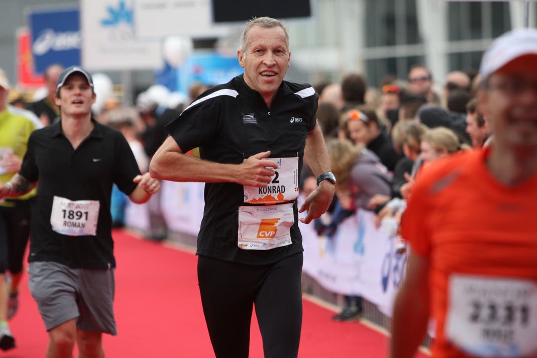Konrad Graber läuft im Oktober 2009 am 3. Lucerne Marathon mit. Damit ist er einer von insgesamt rund 8800 Teilnehmern.