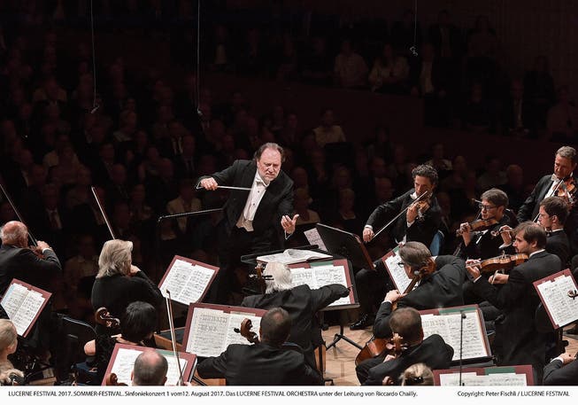 Nach dem Gratisvorkonzert eröffnen Riccardo Chailly und das Lucerne Festival Orchestra das Festival.LF/Peter Fischli