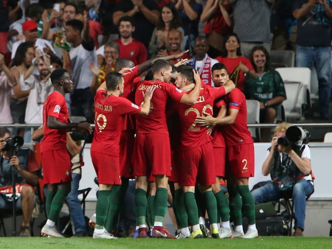 Portugal feiert das 1:0 von André Silva (Bild: KEYSTONE/AP/ARMANDO FRANCA)