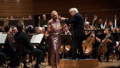 Sir Simon Rattle dirigiert das London Symphony Orchestra mit Magdalena Kozena als Solistin in Shéhérazade. Bild:  Priska Ketterer / Lucerne Festival
