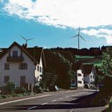Sicht aus Beinwil auf die geplanten Windkraftanlagen auf dem Lindenberg. (Visualisierung: PD)