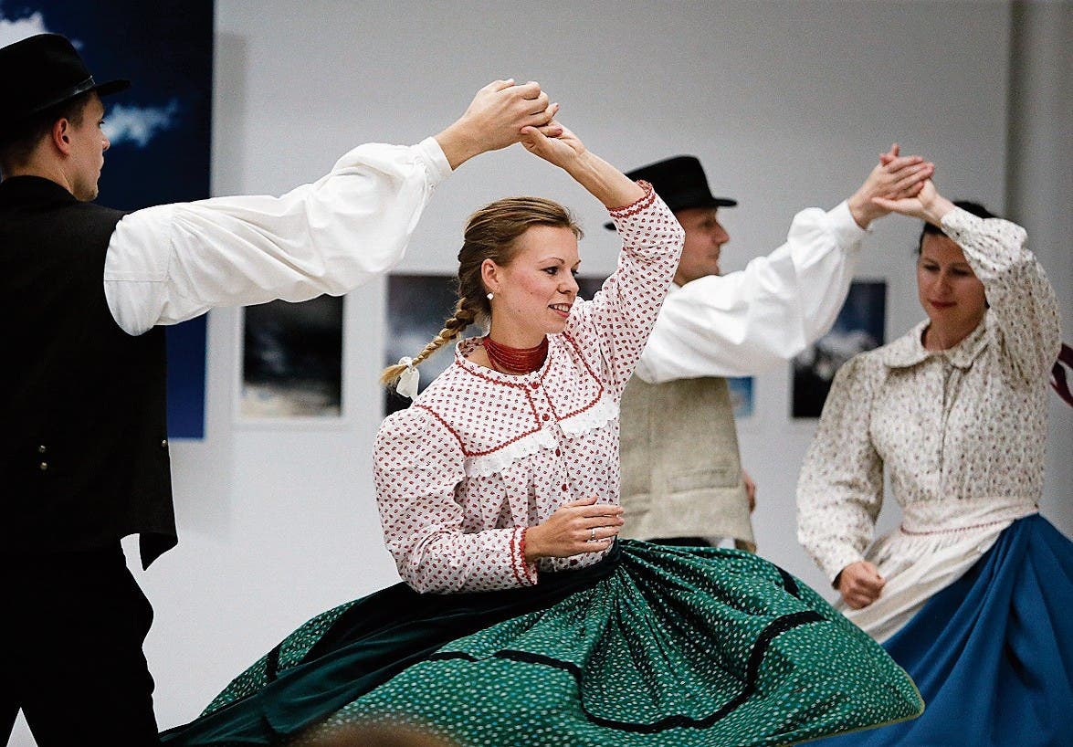 Im Kunsthaus tritt eine ungarische Tanzgruppe auf. (Bild: Stefan Kaiser (Zug, 1. September 2018))