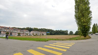 Die noch unbebaute Parzelle an der Ecke Sonnenhof-/Schaffhauerstrasse. (Bild: Donato Caspari)