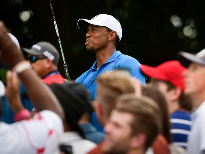 Tiger Woods zieht die Fans wieder in Massen an (Bild: KEYSTONE/FR69715 AP/JOHN AMIS)