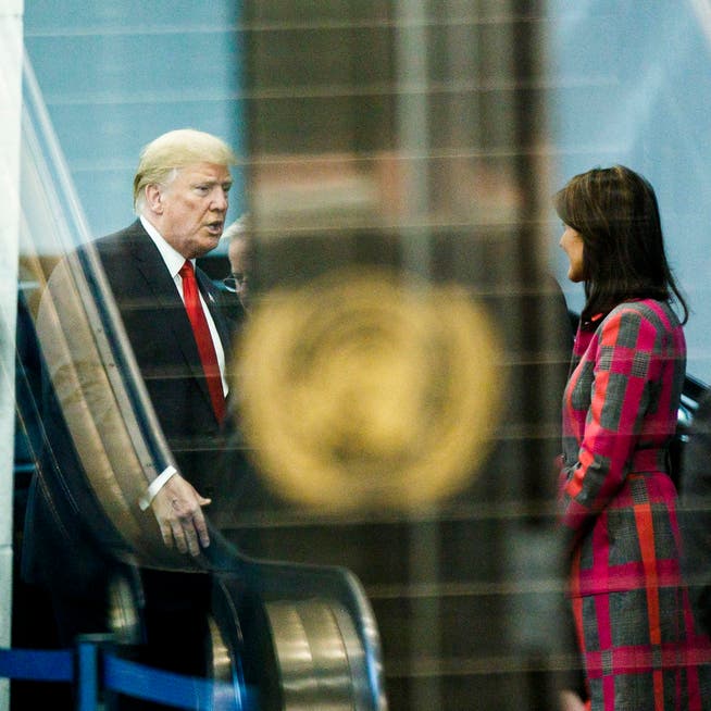 US-Präsident Donald Trump mit UNO-Botschafterin Nikki Haley. (Bild: Justin Lane/Epa (New York, 24. September 2018))