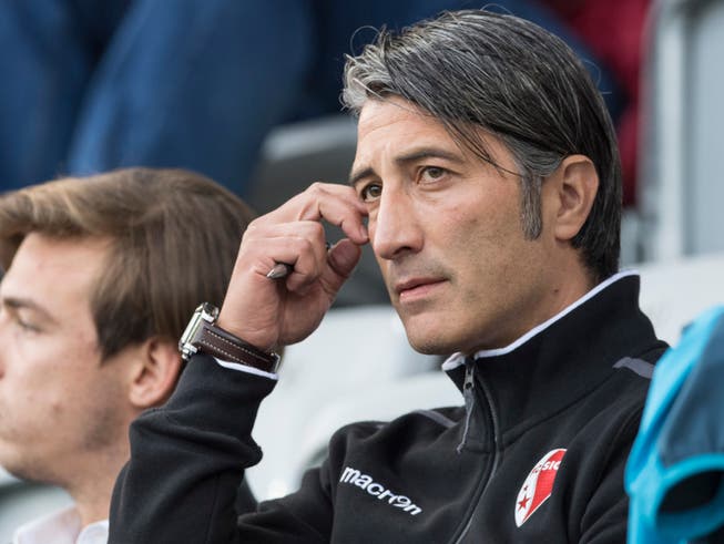 Murat Yakin, der neue Sion-Trainer, darf am Donnerstag im Heimspiel gegen den FC Zürich auf der Bank sitzen (Bild: KEYSTONE/PETER SCHNEIDER)