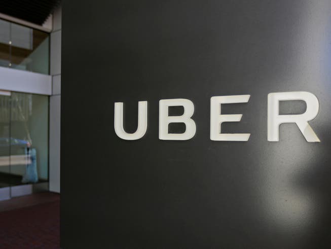 Der Fahrdienstleister Uber ist zu einer Millionenstrafe verurteilt worden, weil sich das Unternehmen von Cyberkriminellen erfolgreich habe erpressen lassen. (Bild: KEYSTONE/AP/ERIC RISBERG)
