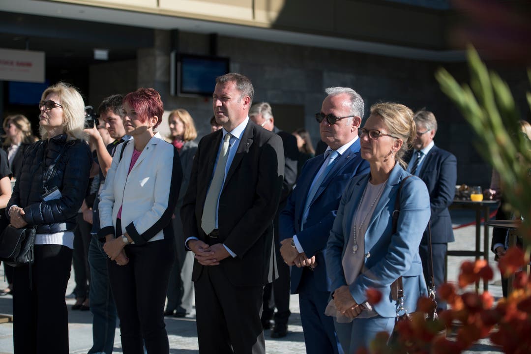 Geladene Gäste an der offiziellen Eröffnung: die Nidwaldner Regierungsrätin Michèle Blöchliger (2.v.l.) und rechts von ihr Amtskollegen Othmar Villiger, Joe Christen und Karin Kayser-Frutschi. (Bild: Corinne Glanzmann (Bürgenstock, 28. September 2018))
