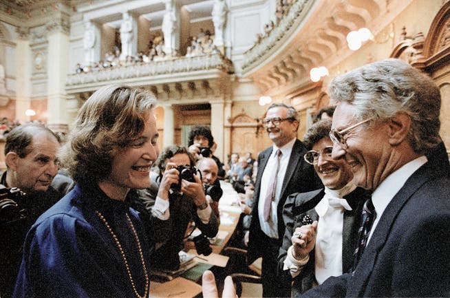 Elisabeth Kopp (hier nach ihrer Wahl) war die erste weibliche Bundesrätin – und die bisher einzige FDP-Frau in der Landesregierung. (Bild: Archivbild: Keystone (Bern, 2. Oktober 1984)