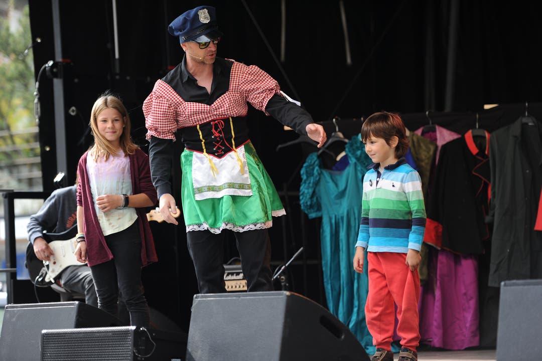 Beim Theater «Prinzessin Sturmfrisur» konnten die Kinder mitmachen. (Bild: Urs Hanhart (Altdorf, 29. September 2018)