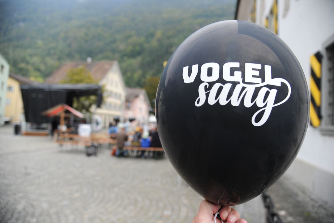 Luftballons machten auf die Jubiläumsfeier aufmerksam. (Bild: Urs Hanhart (Altdorf, 29. September 2018)