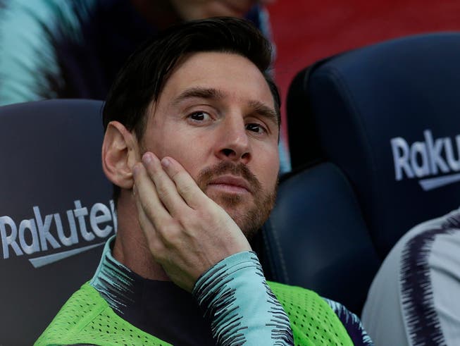 Musste zuerst auf der Bank Platz nehmen: Barça-Superstar Lionel Messi (Bild: KEYSTONE/AP/MANU FERNANDEZ)