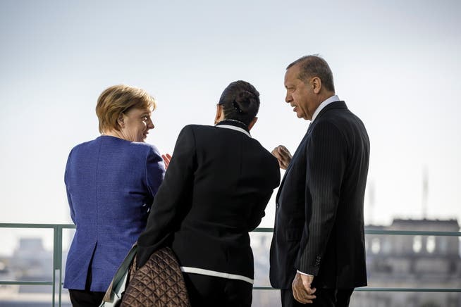 Bundeskanzlerin Angela Merkel (links) und Recep Tayyip Erdogan (rechts) bei ihrem Treffen im Kanzleramt. (Bild: Jesco Denzen/EPA (Berlin, 29. September 2018))