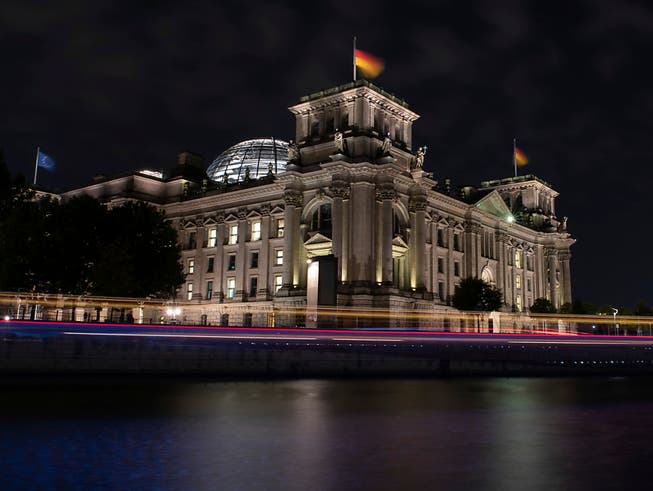 Die AfD steigt immer mehr in der Wählergunst bei den Deutschen. (Archivbild Deutscher Bundestag) (Bild: KEYSTONE/AP dpa/PAUL ZINKEN)