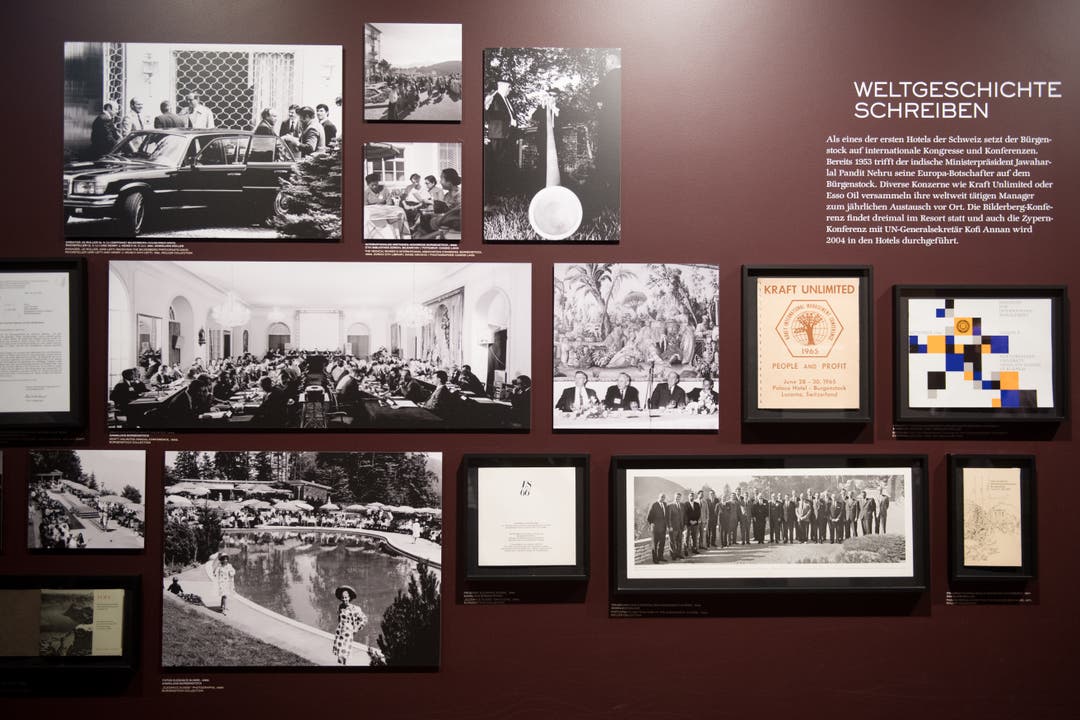 Im Hotelmuseum auf dem Bürgenstock sind Fotos aus früheren Tagen zu sehen, so etwa von verschiedenen Konferenzen. (Bild: Boris Bürgisser (Bürgenstock, 6. September 2018))