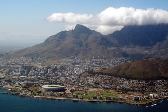 Luftaufnahme von Kapstadt. Bild: Jon Hrusa/EPA (Kapstadt, 2. Dezember 2009)
