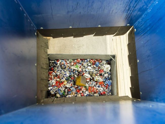 Die Schweiz gehört im europäischen Vergleich zu den eifrigsten Abfall-Produzenten. Aber auch beim Recyceln und Kompostieren sind die Eidgenossen Musterknaben. (Bild: Keystone/PATRICK HUERLIMANN)