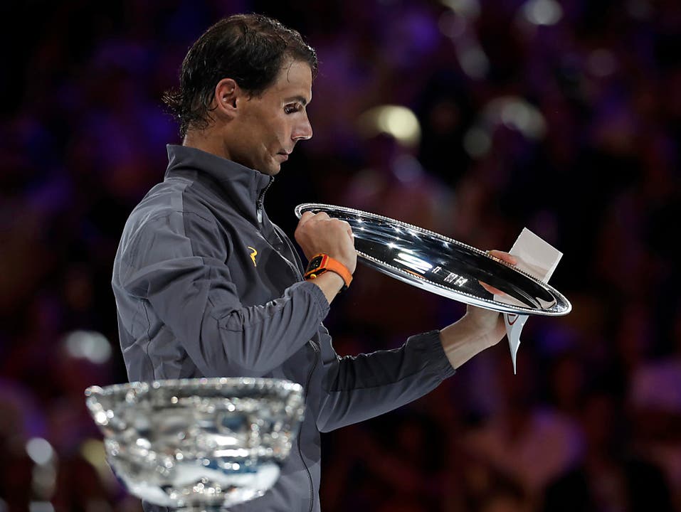 Rafael Nadal blieb für einmal chancenlos und verlor seinen vierten Final am Australian Open in Serie (Bild: KEYSTONE/AP/KIN CHEUNG)
