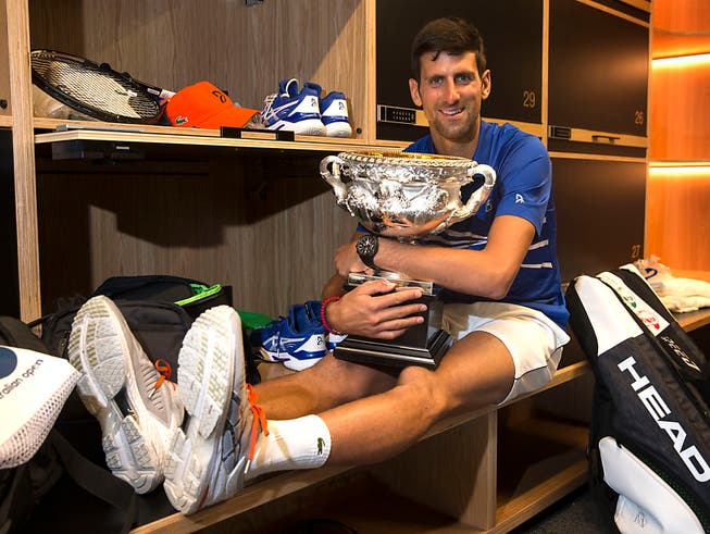 Novak Djokovic hatte gut lachen: Am Australian Open in Melbourne holte er seinen 15. Grand-Slam-Titel (Bild: KEYSTONE/AP/FIONA HAMILTON)