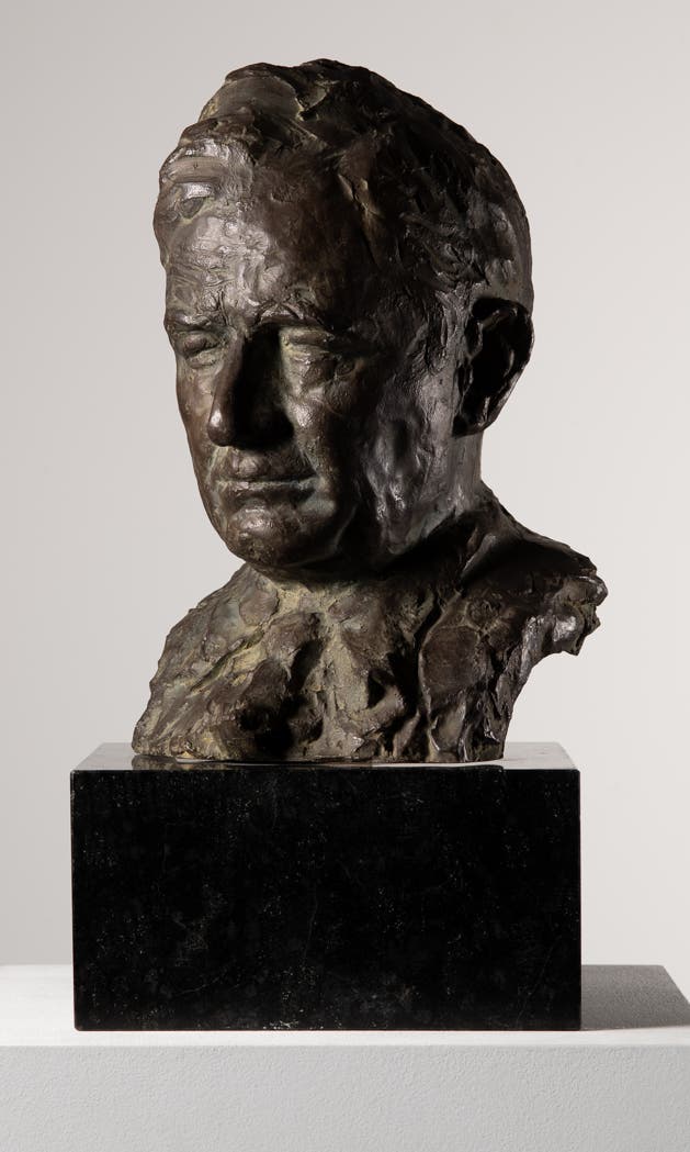 Otto Roos, Bildnis des Professors Karl Barth, 1944, Bronze, Höhe 35,5 Zentimeter, Depositum der Schweizerischen Eidgenossenschaft 1945. (Bild: Kunstmuseum St.Gallen)