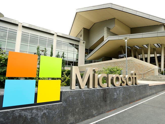 Der Software-Hersteller Microsoft konnte zwar den Gewinn im zweiten Geschäftsquartal kräftig steigern. Es machte sich aber auch eine Verlangsamung im wichtigen Cloud-Geschäft bemerkbar. (Bild: KEYSTONE/AP/TED S. WARREN)