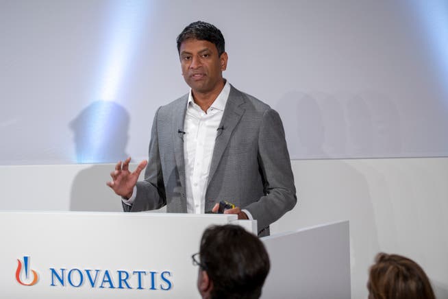Novartis-CEO Vas Narasimhan an der Bilanzmedienkonferenz am Novartis-Campus in Basel. (Bild: Patrick Straub/Keystone)