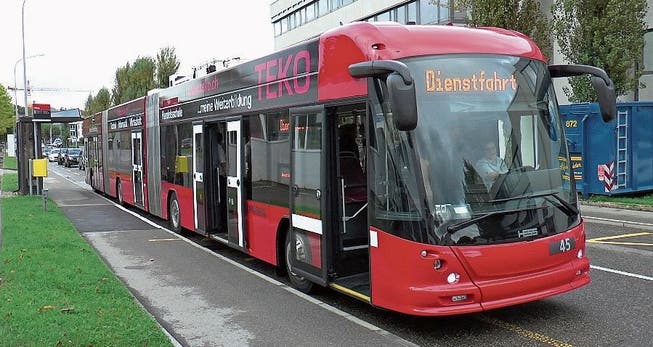 Der Batterietrolleybus Swisstrolley plus des Schweizer Herstellers Hess bei einer Testfahrt in St.Gallen.Bild: PD/Verkehrsbetriebe St.Gallen