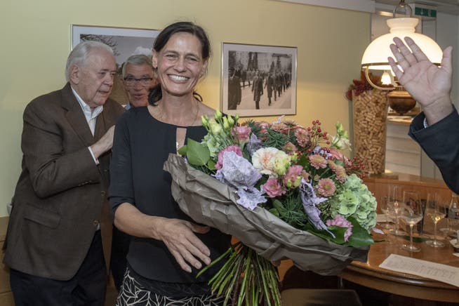 Die frisch gewählte Obwaldner Nationalrätin Monika Rüegger freut sich über ihren Einzug ins eidgenössische Parlament. (Bild: Keystone/Urs Flüeler, Sarnen, 20. Oktober 2019)