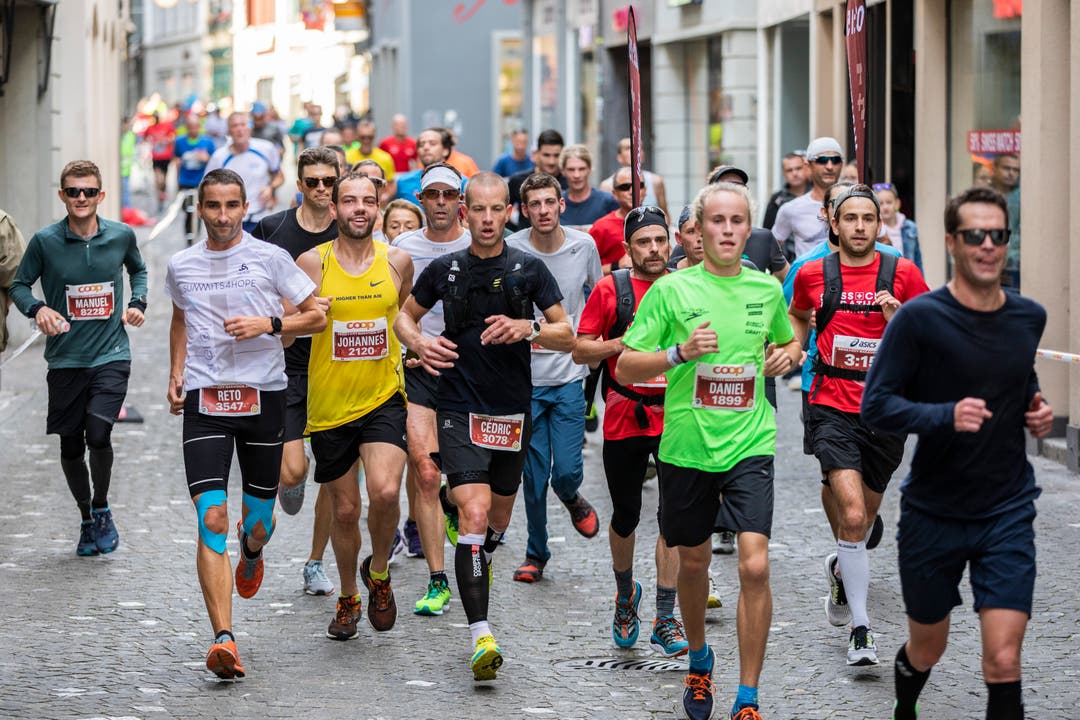 Läufer in der Altstadt. (Bild: Patrick Hürlimann, Luzern, 27. Oktober 2019)