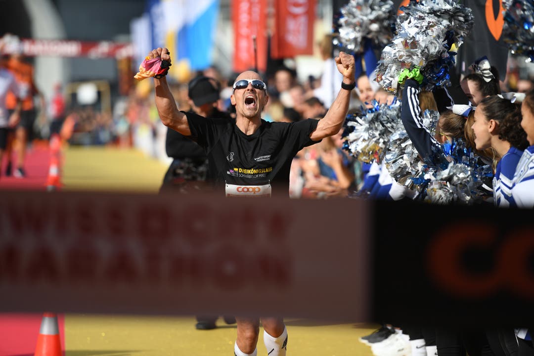  Der Deutsche Kay-Uwe Müller ist Sieger des Swiss City Marathon. (Bild: Corinne Glanzmann , Luzern 27. Oktober 2019)