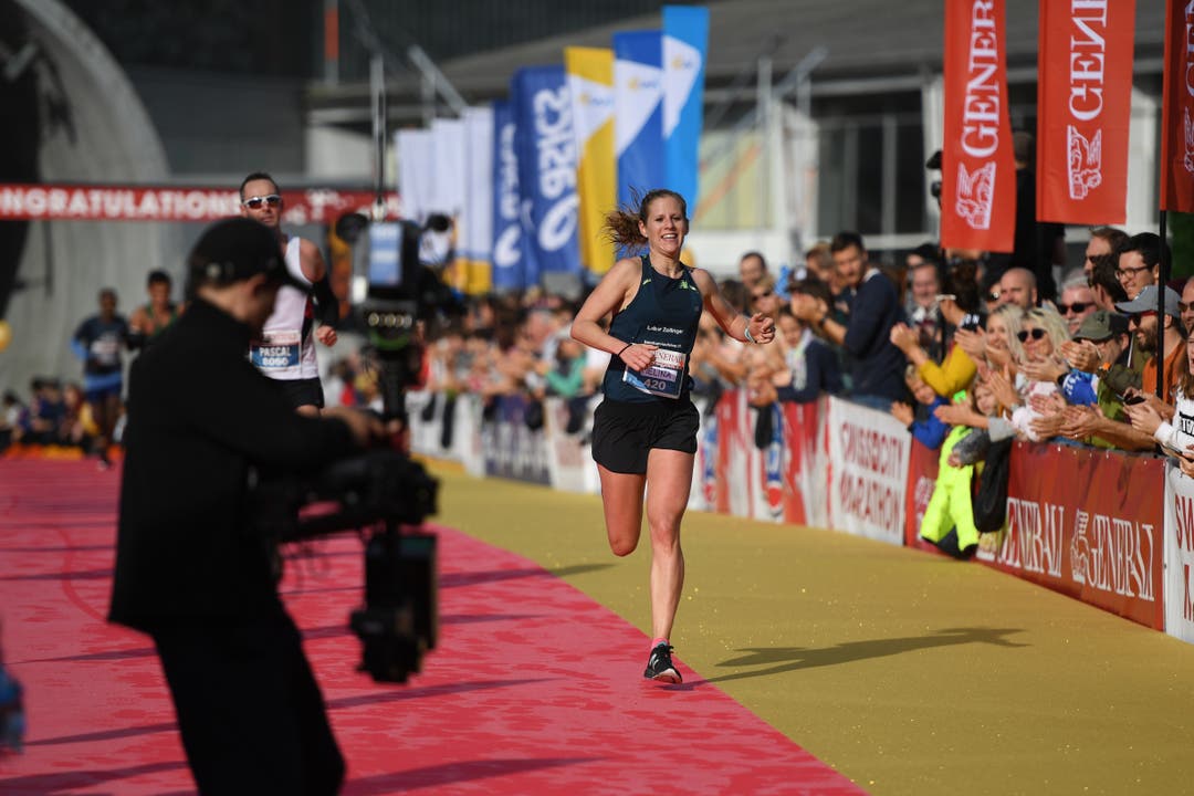 Melina Frei ist Siegerin des Halbmarathon. (Bild: Corinne Glanzmann, Luzern, 27. Oktober 2019)