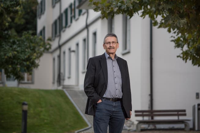Thomas Heinimann vor dem Gebäude des Kinder- und Jugendpsychiatrischen Dienstes in Luzern. (Bild: Pius Amrein, 4. Oktober 2019)