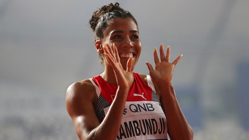 Sie kann wieder lachen: Mujinga Kambundji ist im Final über 200 Meter: (Bild: Keystone)
