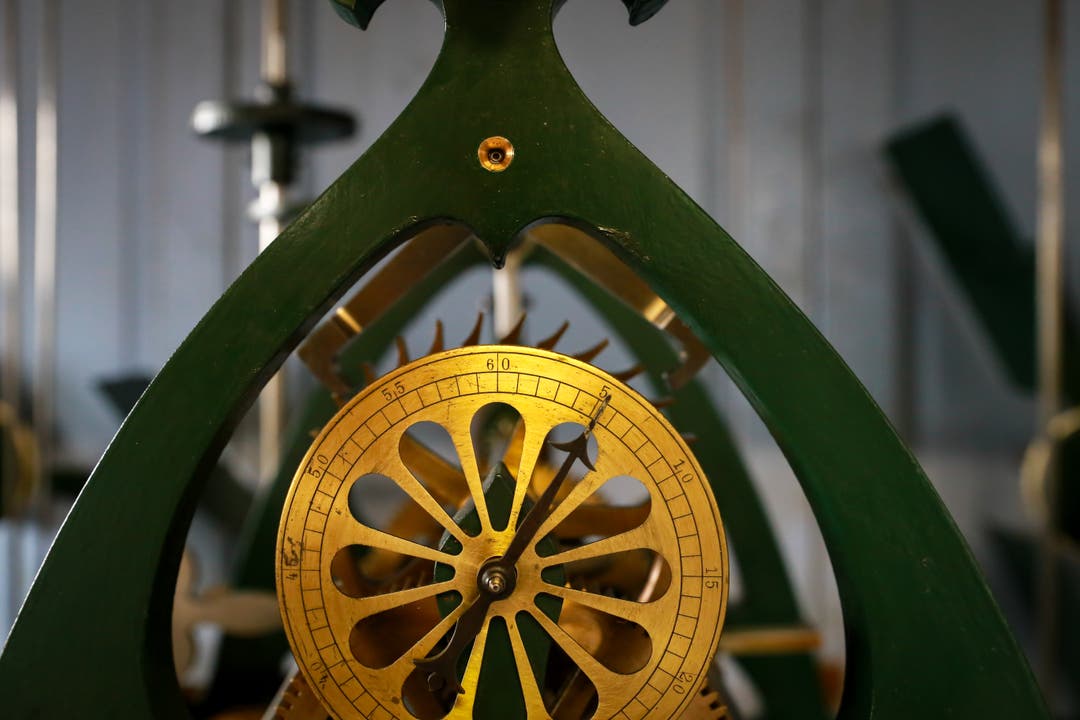Die Kirchenuhr aus dem Jahr 1896 sei eine Besonderheit, da sie einen Sekundenzeiger hat. (Bild: Raphael Rohner)