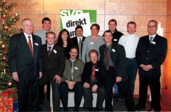 Der erste Vorstand der SVP Obwalden. (Bild: Josef Reinhard, 3. Dezember 1999)