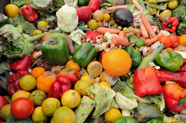 Einen Drittel unserer Lebensmittel landen im Müll. (Bild: Fotolia)