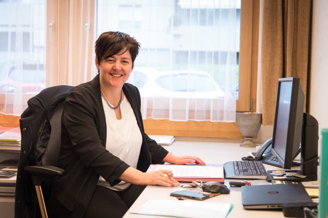 Ursina Girsberger, Geschäftsleiterin der Sana Fürstenland AG, räumt ihr Büro in der «Schwalbe» im Juni. (Bild: Lisa Jenny (21. November 2019))