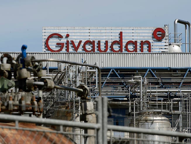 Der Genfer Duftstoffhersteller Givaudan übernimmt ein Unternehmen im Bereich von pflanzlichen Inhaltsstoffen. (Bild: KEYSTONE/MARTIAL TREZZINI)