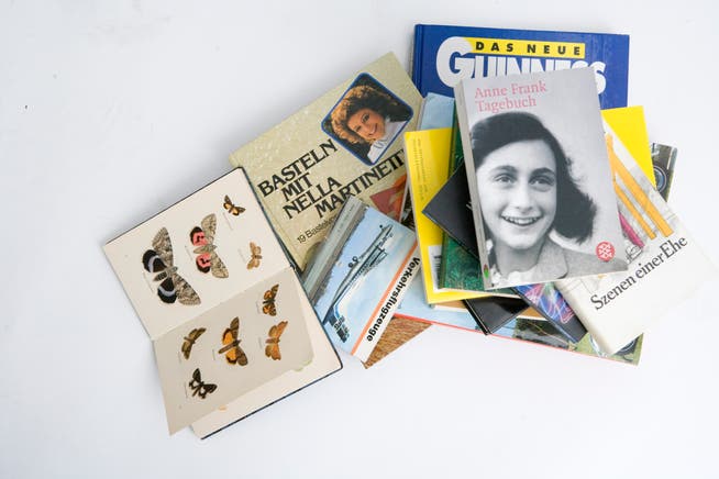 Anne-Frank-Bücher aus dem Brockenhaus. (Bild: Urs Jaudas)