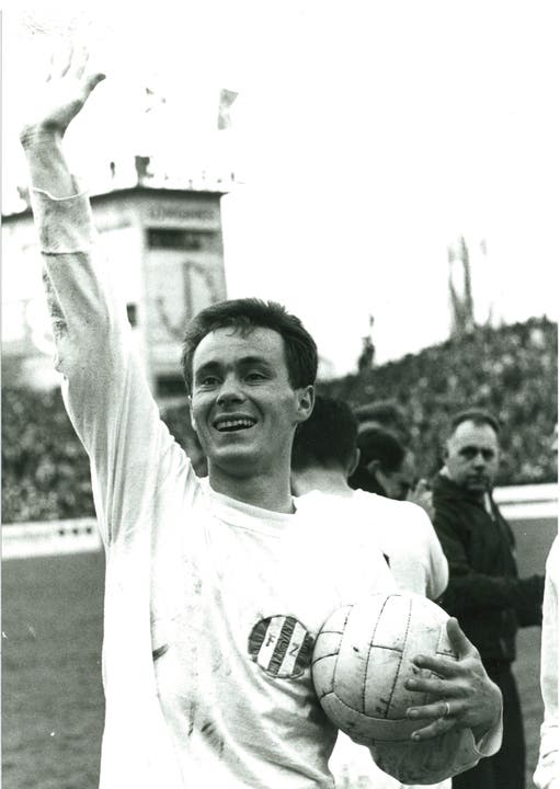 1966: Köbi Kuhn als Cup-Sieger mit dem FCZ. (Bild: FCZ Museum)